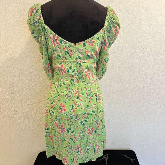 Wayf Liv Green floral puff sleeve dress. NWT - Picture 3 of 5
